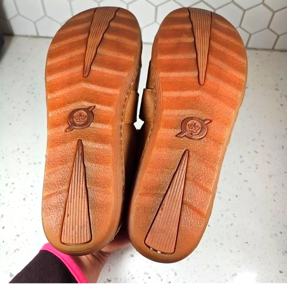 BORN Brown Leather Fisherman Style Mules Women's 8.5 M - Picture 2 of 10